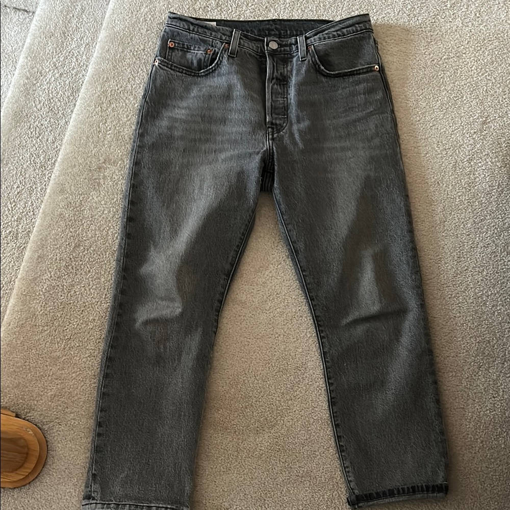 Levi’s gray jeans